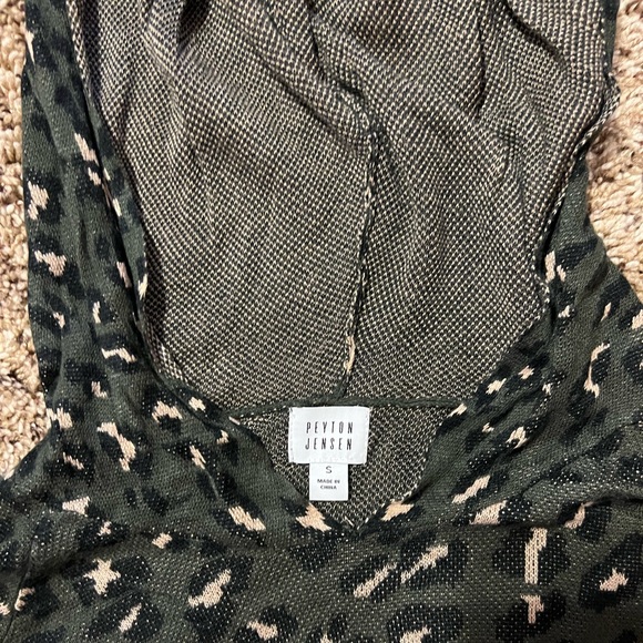 Olive green Peyton Jensen sweater, animal print, hooded, size s, great condition - Picture 2 of 2
